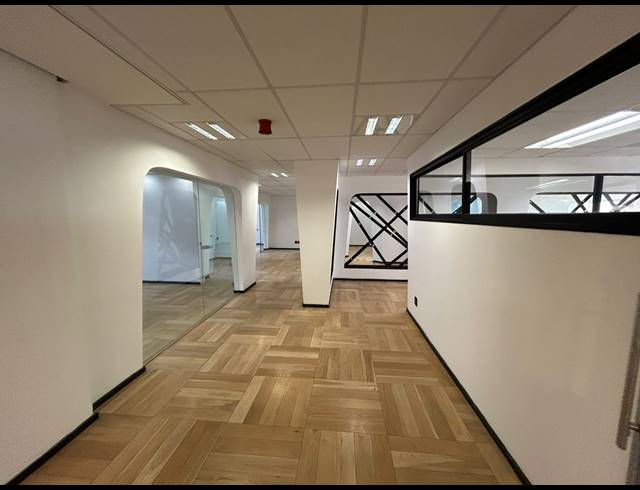 1,066M² OFFICE TO LET IN SANDTON CENTRAL